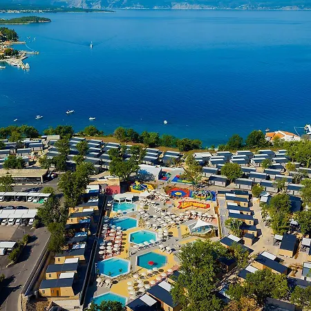 Aminess Style Atea Glamping & Homes פארק נופש נייביצה