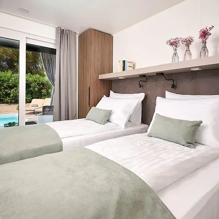 Aminess Style Atea Glamping & Homes פארק נופש נייביצה